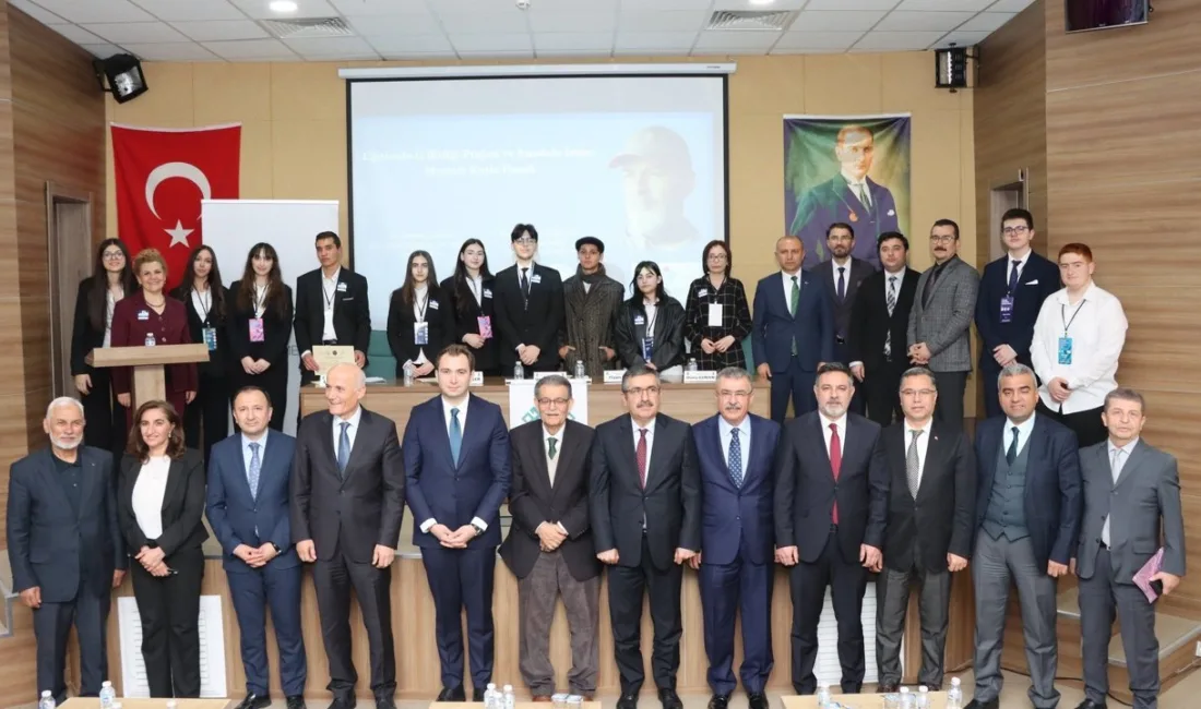 Yerköy'de düzenlenen Mustafa Kutlu paneline yoğun katılım sağlandı.