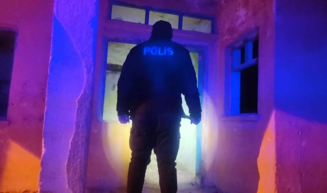 Yozgat'ın Şefaatli ilçesinde, Emniyet Müdürlüğü tarafından yapılan eş zamanlı uygulamada