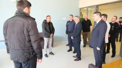 Yozgat Valisi Mehmet Ali Özkan, hastanede hasta ve sağlık personeli