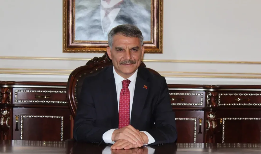 Yozgat Valisi Mehmet Ali Özkan, Kahramanmaraş’ın Onikişubat ilçesindeki ortaokulda gerçekleşen