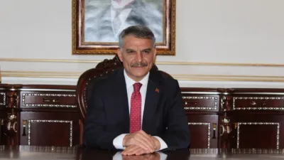 Yozgat Valisi Mehmet Ali Özkan, Kahramanmaraş’ın Onikişubat ilçesindeki ortaokulda gerçekleşen