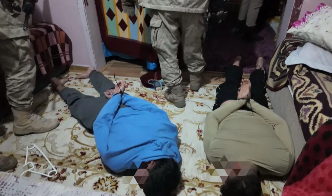 Yozgat'ta DEAŞ terör örgütüne yönelik düzenlenen operasyonda gözaltına alınan 5