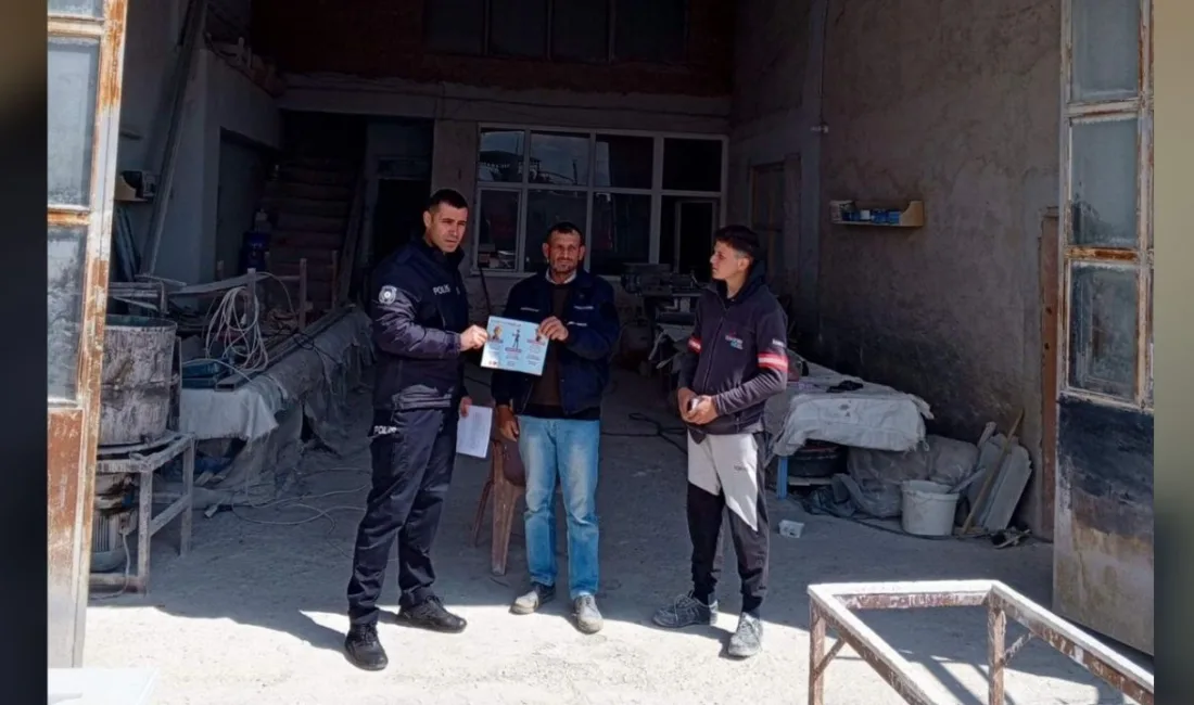 Yozgat'ın Şefaatli ilçesinde, esnaf ve çalışanlara trafik, siber suçlar ve