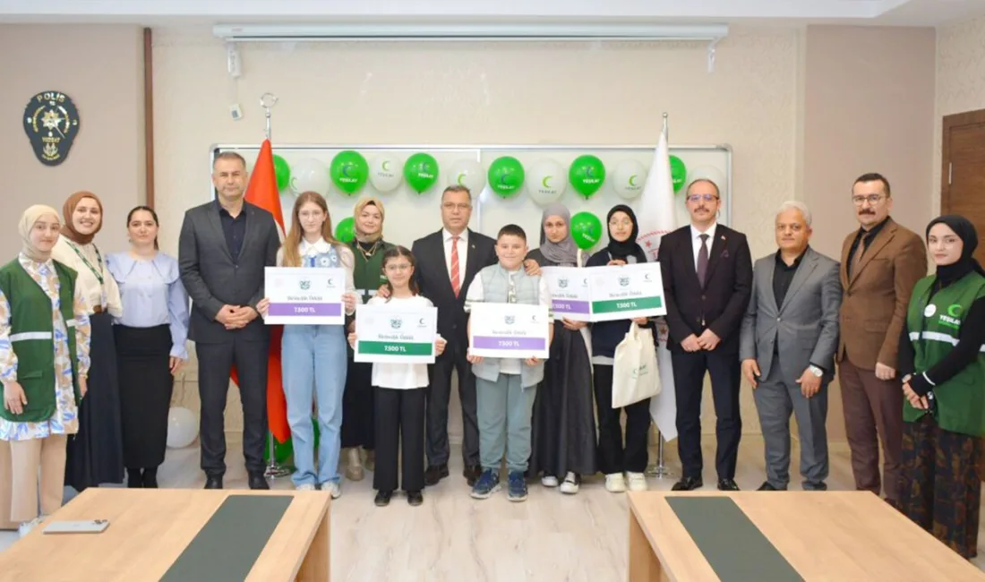 Türkiye Yeşilay Cemiyeti tarafından düzenlenen yetenek yarışmasında, öğrenciler zararlı alışkanlıklara