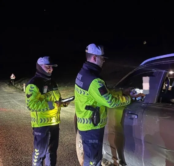 Yozgat İl Jandarma Komutanlığı Trafik Jandarması, ehliyetsiz araç kullanan sürücüye