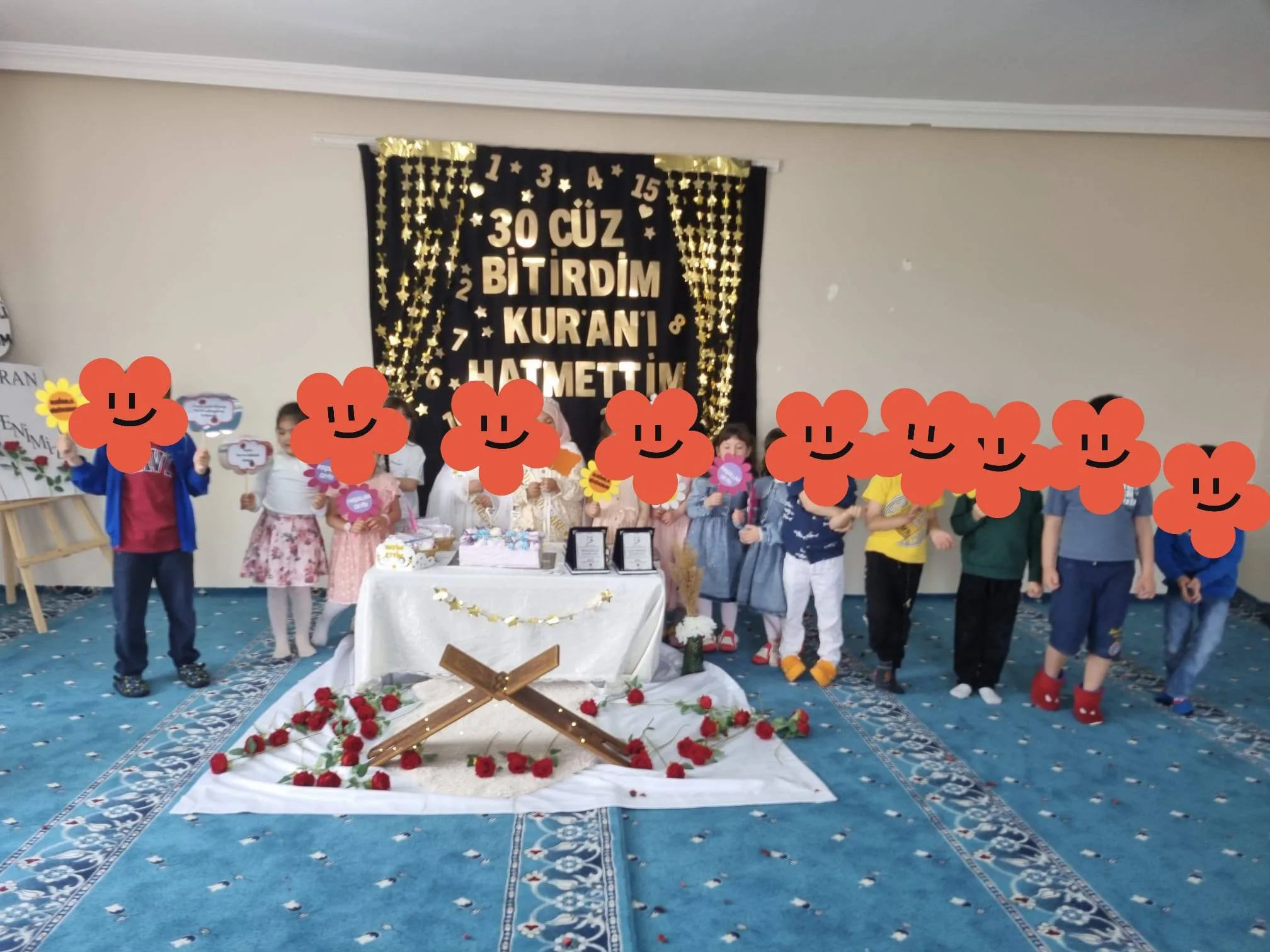 Gültepe 4-6 Yaş Kur’an Kursu’nda düzenlenen programda öğrenciler hatim sevincini