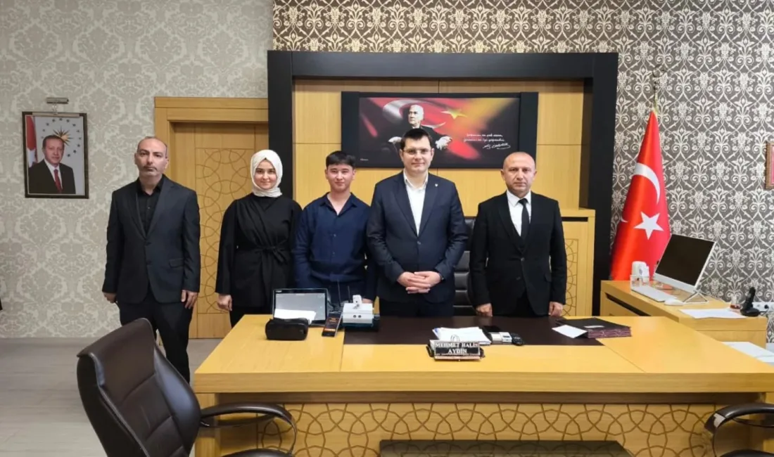 Rabia Koyunbaşoğlu Anadolu Lisesi öğrencisi Efendi Açıkgöz, geliştirdiği “Derman: İnsansız