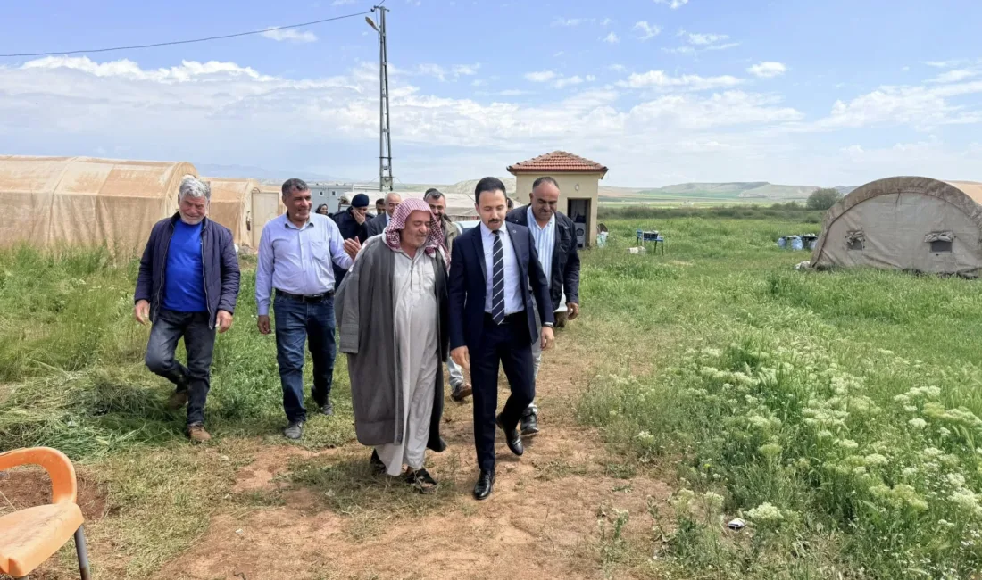 Çiçekdağı Kaymakamı Durdu Yavuz Öğüt, Gölcük köyünde mevsimlik tarım işçilerini