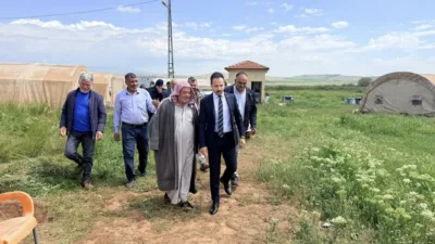 Çiçekdağı Kaymakamı Durdu Yavuz Öğüt, Gölcük köyünde mevsimlik tarım işçilerini