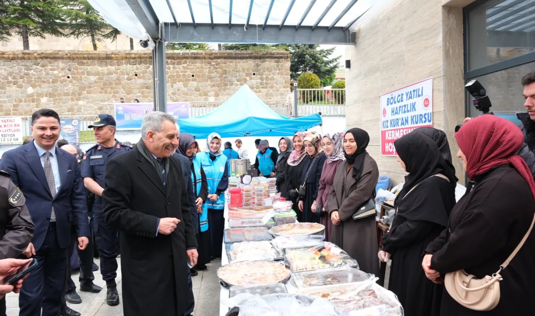 Yozgat İl Müftülüğünce Çapanoğlu Büyük Cami altında açılan kermes, evlenecek