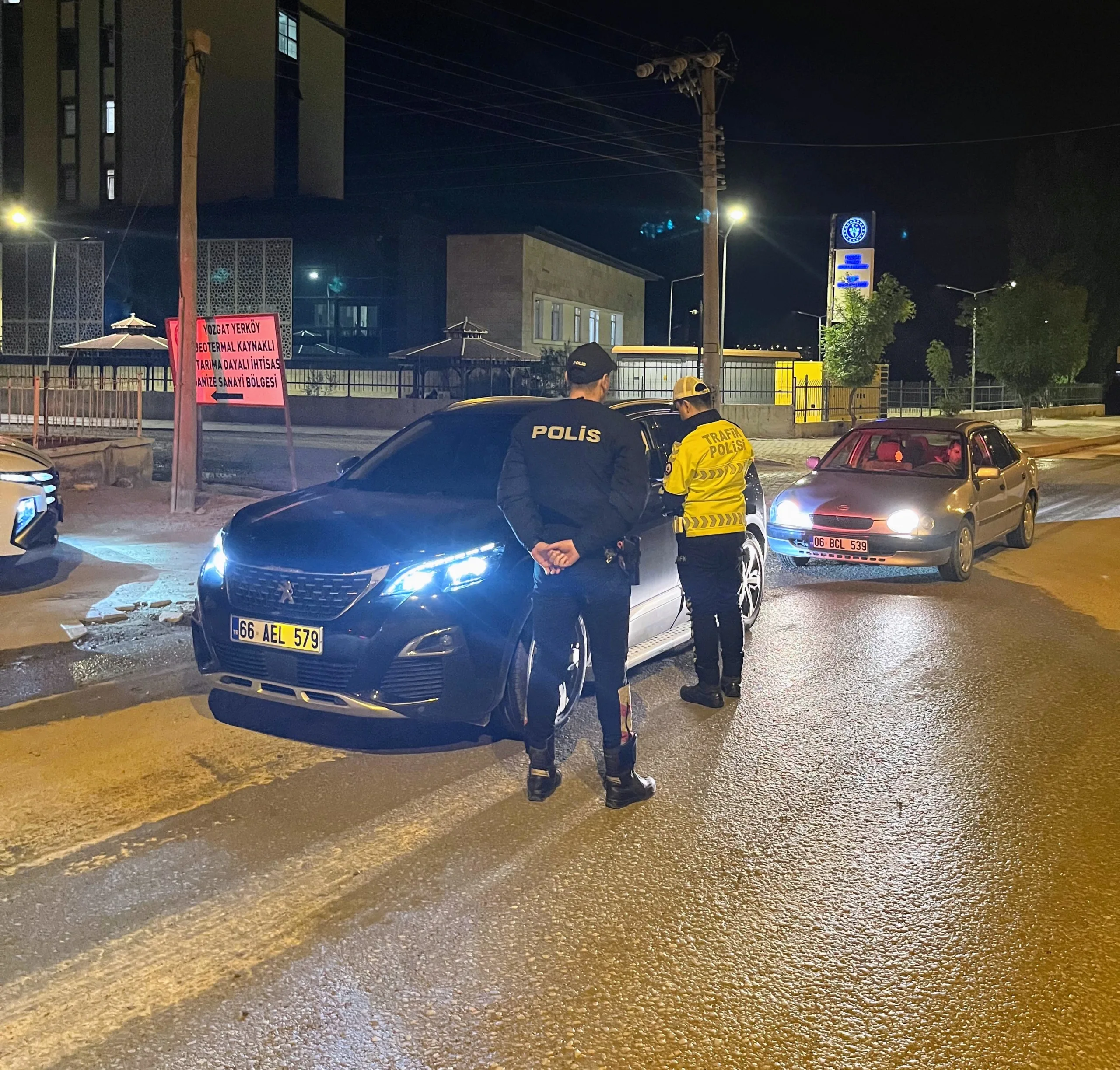 YERKÖY’DE SIKI DENETİM: BOZOK-51 ve Güven Huzur uygulamasında ceza yağdı! 340 bin TL’yi aşan işlem yapıldı