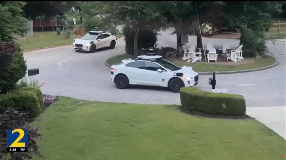 Atlanta'da sürücüsüz araçlar, bir mahalledeki çıkmaz sokakta saatlerce dönerek trafiğin