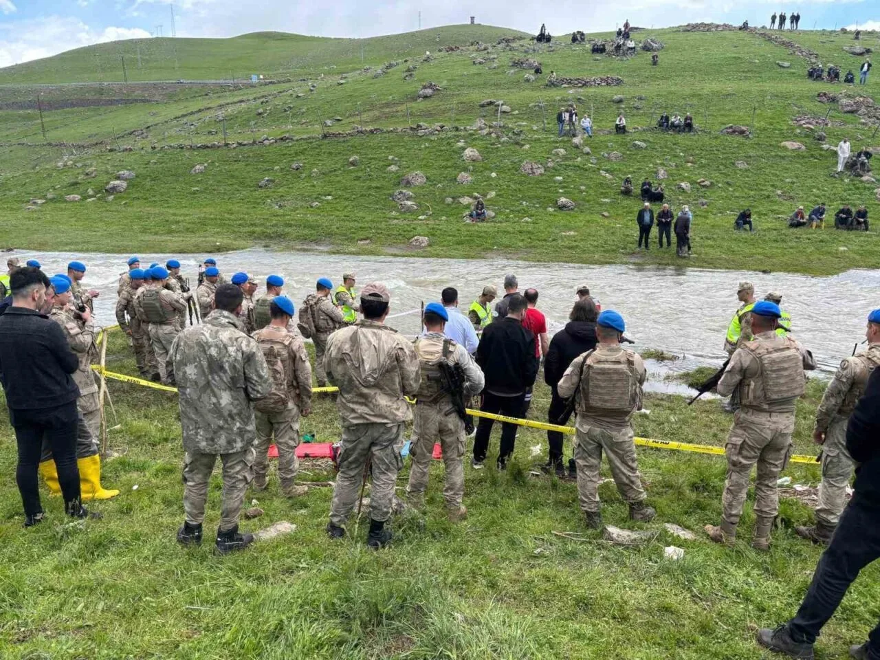 Bingöl'de bir hafta önce kaybolan emekli öğretmen Kutbattin Keskin, derede