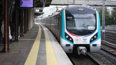 İstanbul'un simgelerinden Marmaray, yolcu talebine yanıt vererek önemli bir yenilik
