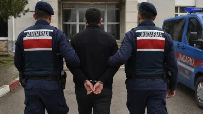 Yozgat İl Jandarma Komutanlığı, çeşitli suçlardan aranan üç şahsı yakalayarak