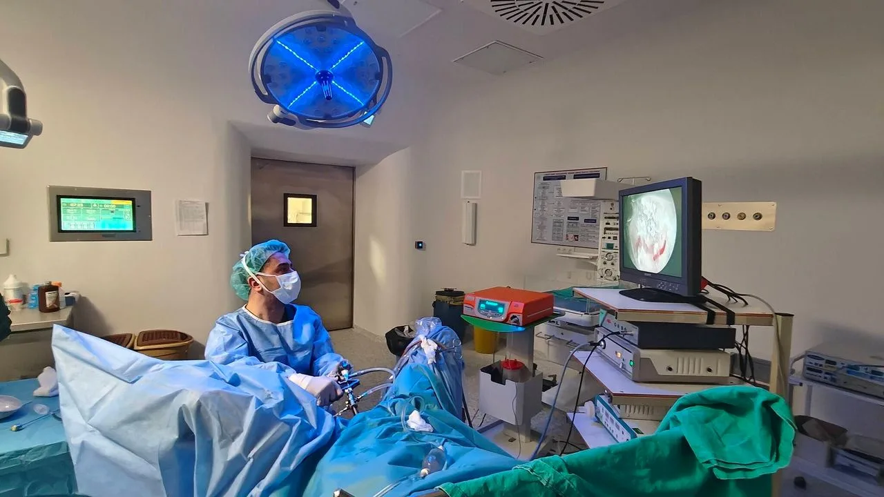 Yerköy Devlet Hastanesi Üroloji Kliniğinde Op.Dr. İsa Dağlı tarafından kapalı