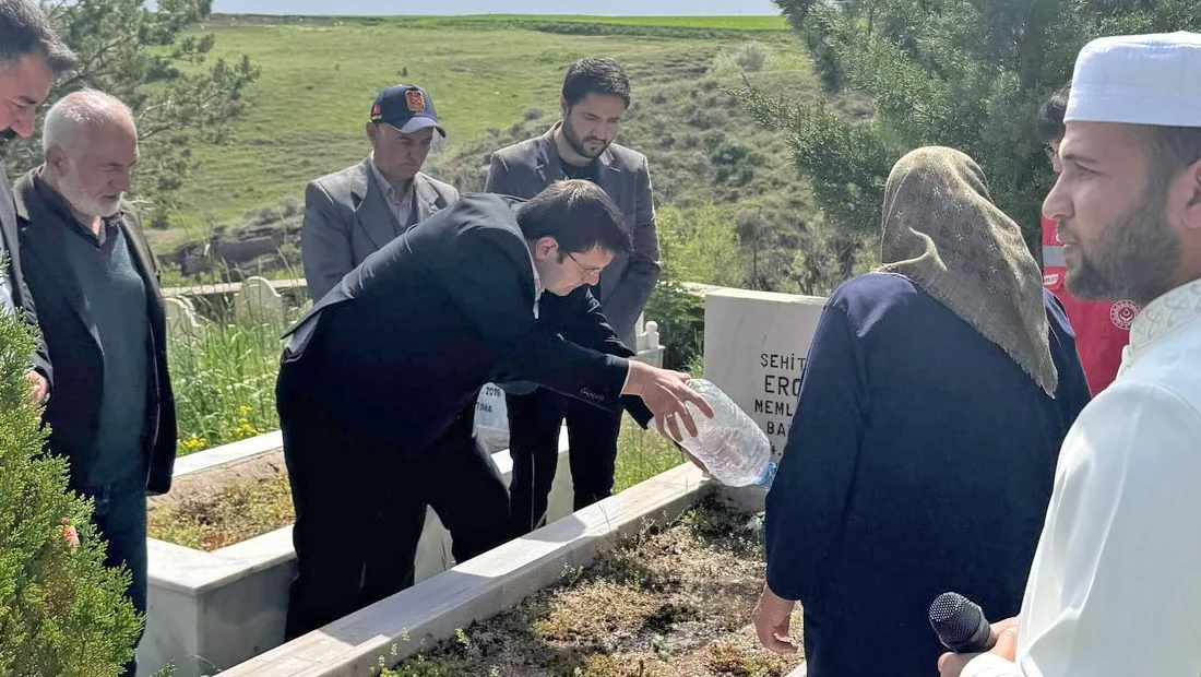 Yozgat'ın Yerköy ilçesinde, şehitlerin sene-i devriyeleri dolayısıyla anma etkinliği gerçekleştirildi.