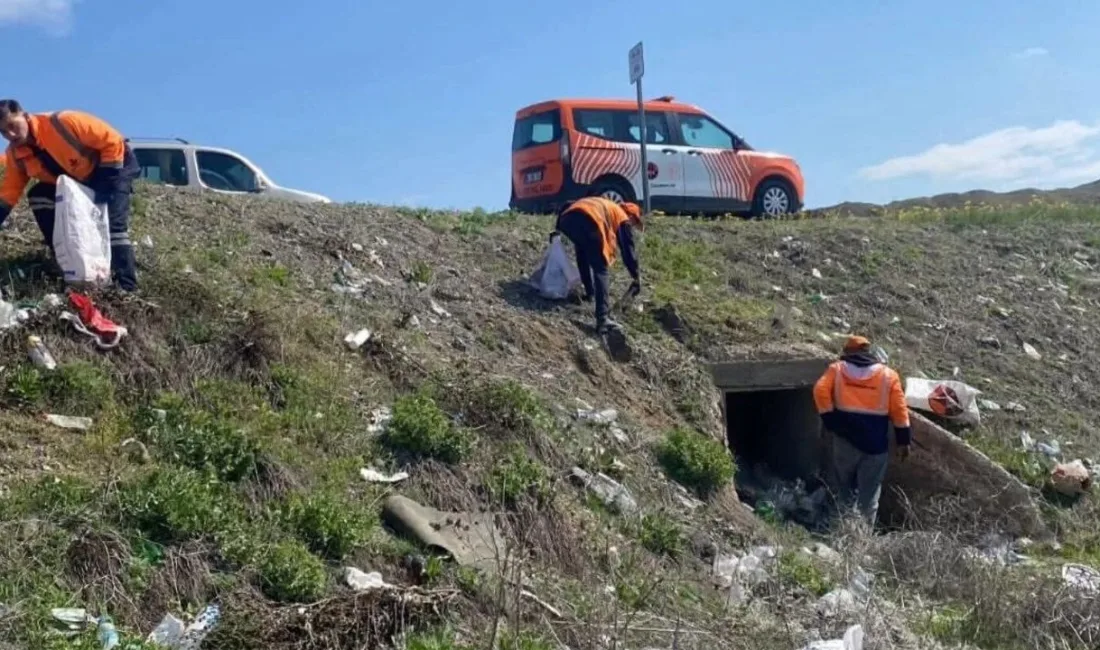 Yozgat Valiliği öncülüğünde Karayolları ekipleri, çevre kirliliğini azaltmak amacıyla temizlik