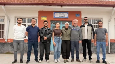 Yozgat Bozok Üniversitesi İletişim Fakültesi öğrencileri, Çadırardıç köyündeki okulda kütüphane