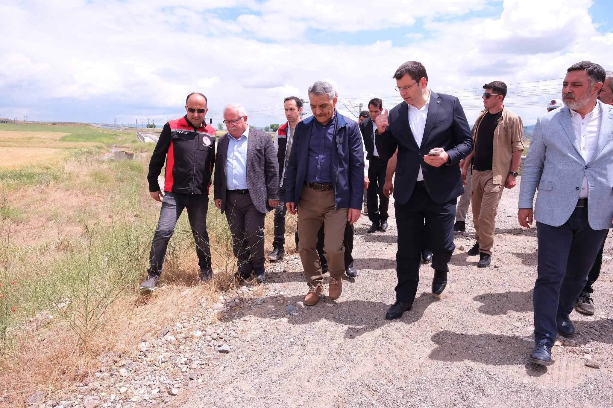 Yozgat Valisi Mehmet Ali Özkan Arifoğlu Köyü’nde İncelemelerde Bulundu Yozgat Valisi Mehmet Ali Özkan Arifoğlu Köyü’nde İncelemelerde Bulundu