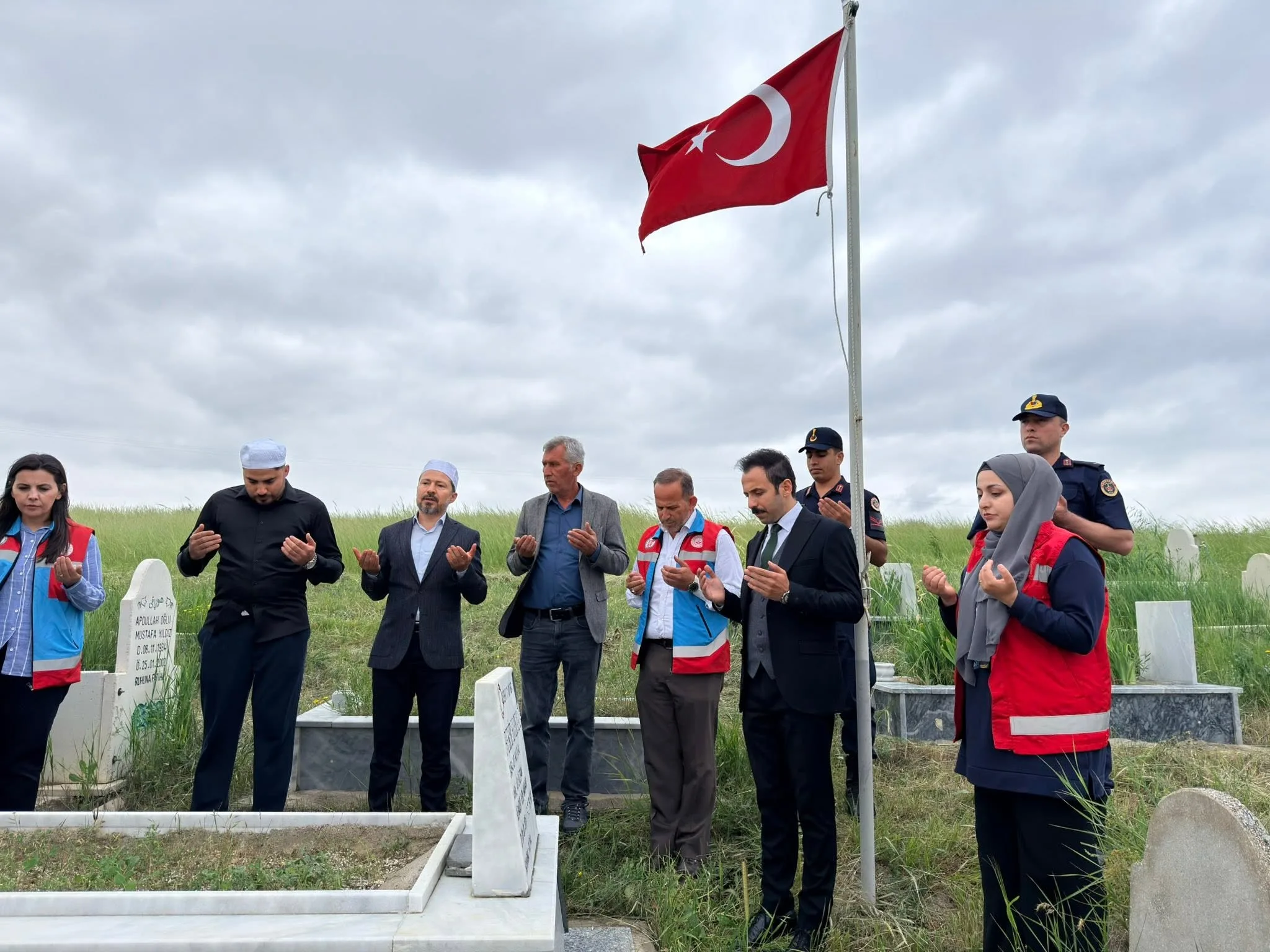 Şehit Onbaşı Bekir Korkmaz'ın Kabri Ziyaret Edildi