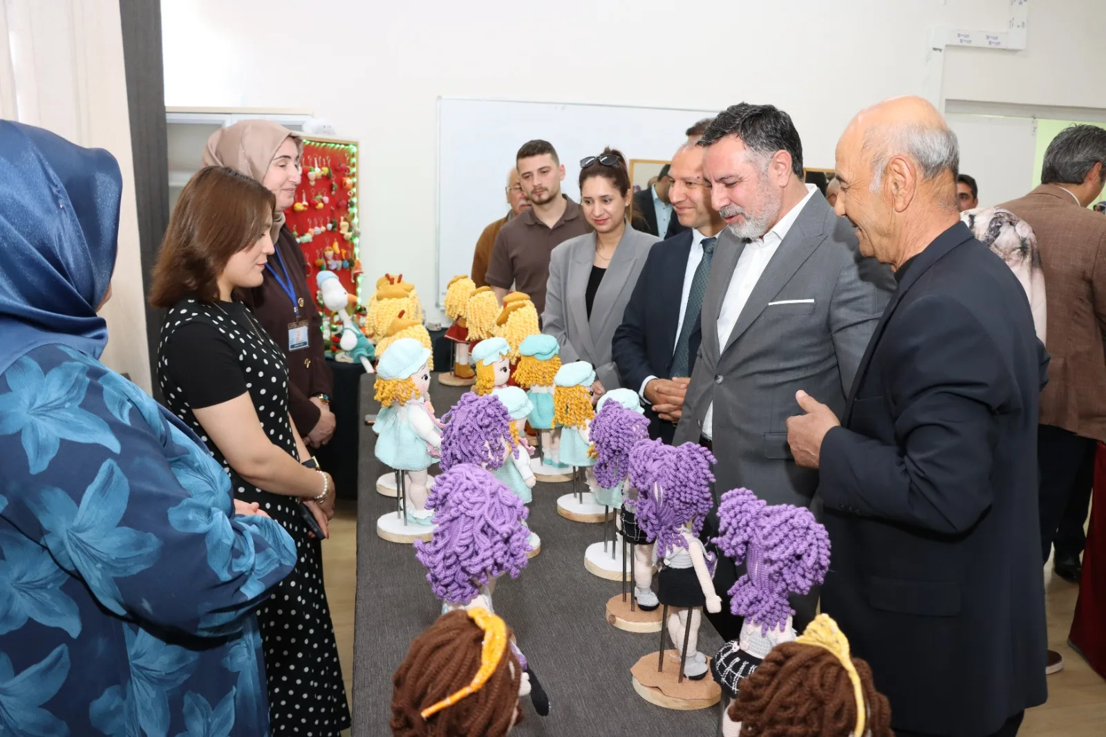 Yerköy Halk Eğitimi Merkezi Müdürlüğünde Yıl Sonu Sergisi Açıldı