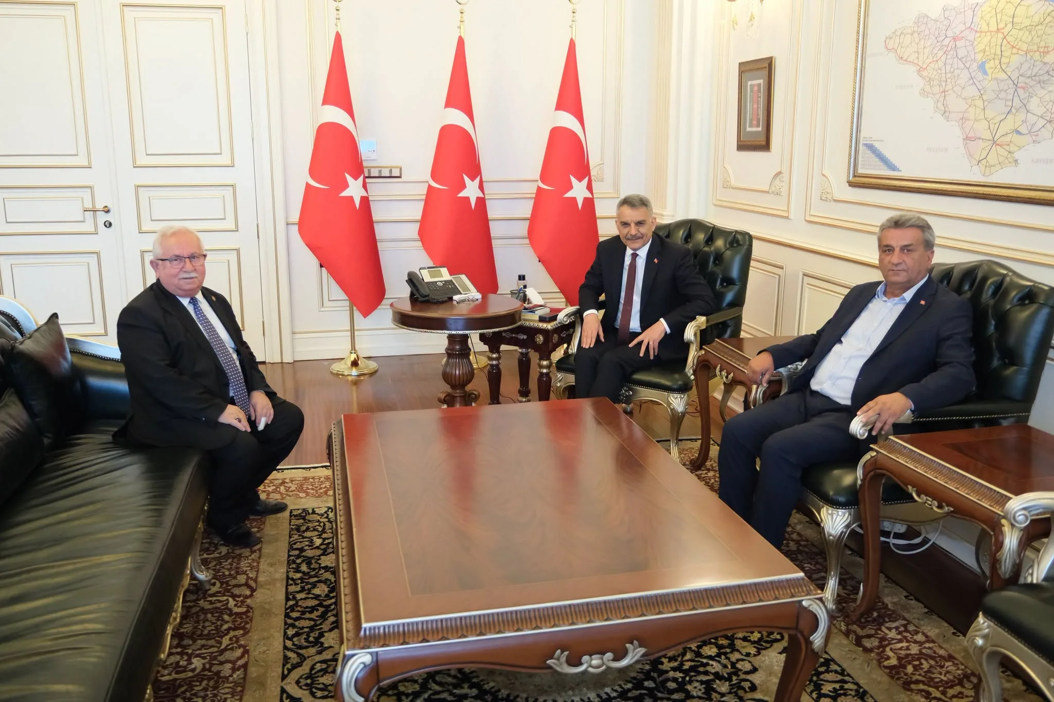 Yerköy İl Genel Meclisi Üyesi Osman Biçer, Vali Özkan'ı Ziyaret Etti