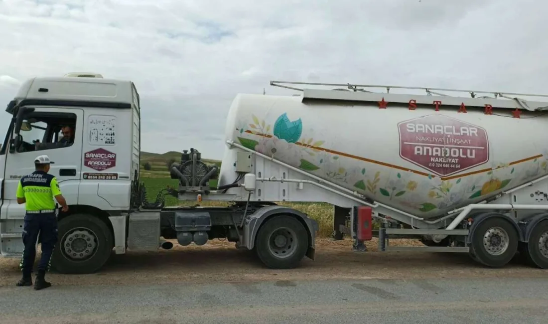 Yozgat’ın Boğazlıyan ilçesinde yük taşımacılığı yapan araçlar üzerinde jandarma tarafından