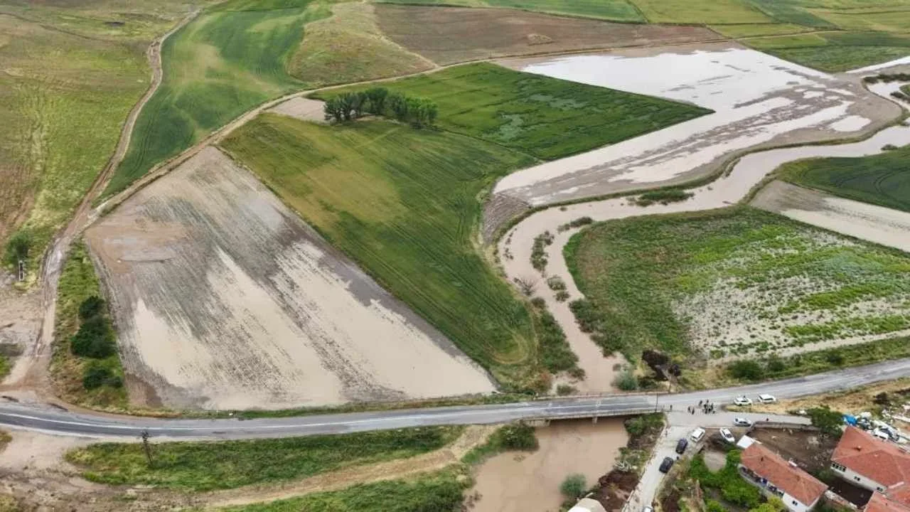 Dolu ve Sel Felaketi: 5 Bin Dönümlük Tarım Arazisi Zarar Gördü