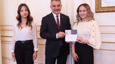 Pigment Sanat Atölyesi Öğretmeni Elif Acıkabak, Yozgat Valisi Mehmet Ali