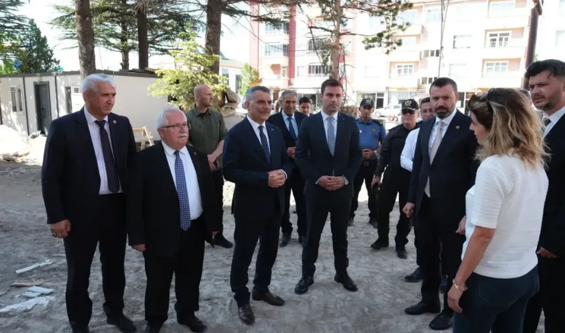 Yozgat’ın Sarıkaya ilçesinde yapımı süren Hükümet Konağı inşaatında Yozgat Valisi