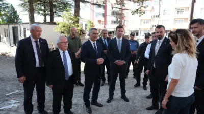 Yozgat’ın Sarıkaya ilçesinde yapımı süren Hükümet Konağı inşaatında Yozgat Valisi