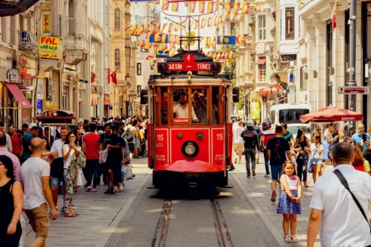 Türkiye’ye göç edenlerin sayısı, bir önceki yıla göre yüzde 25,2