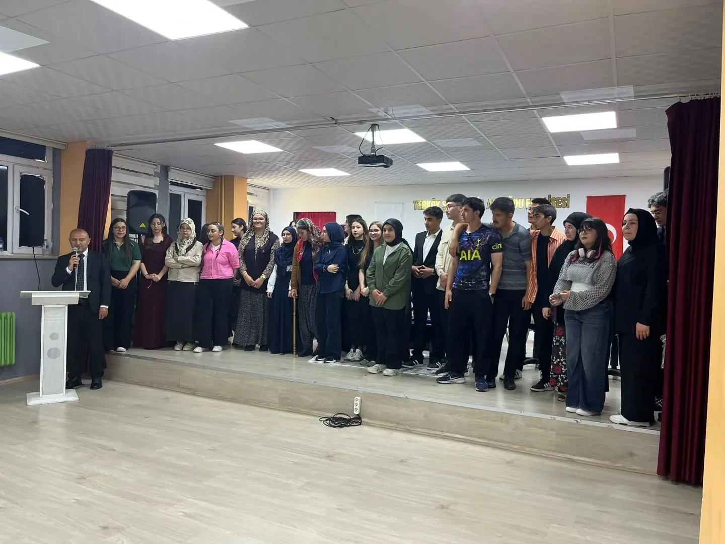 Yozgat’ın Yerköy ilçesinde, Yerköy Şehit İdris Aydoğdu Fen Lisesi öğrencileri