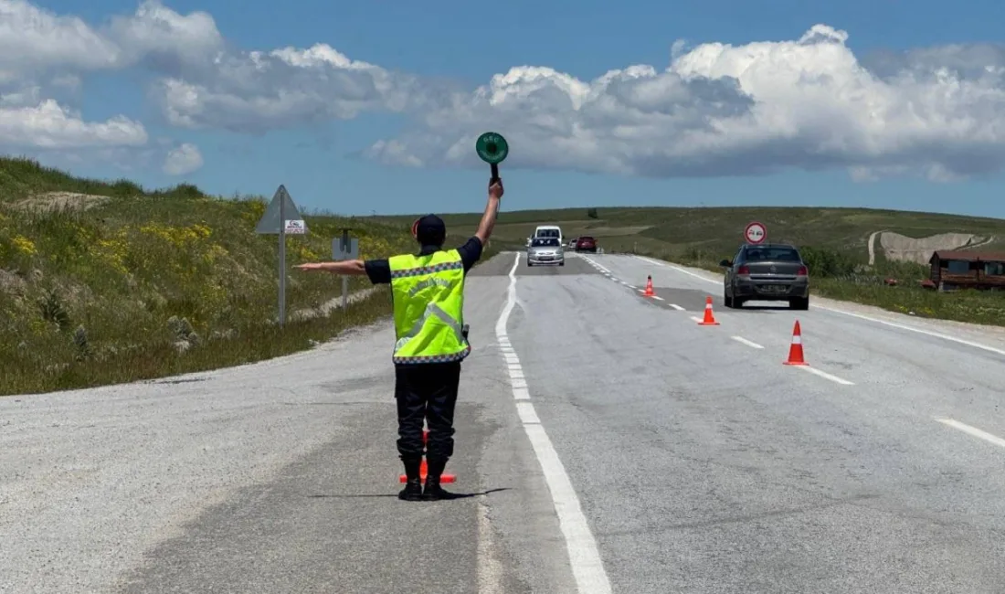 Yozgat'ın Yerköy ilçesinde jandarma ekiplerinin düzenlediği trafik denetiminde ehliyetsiz araç