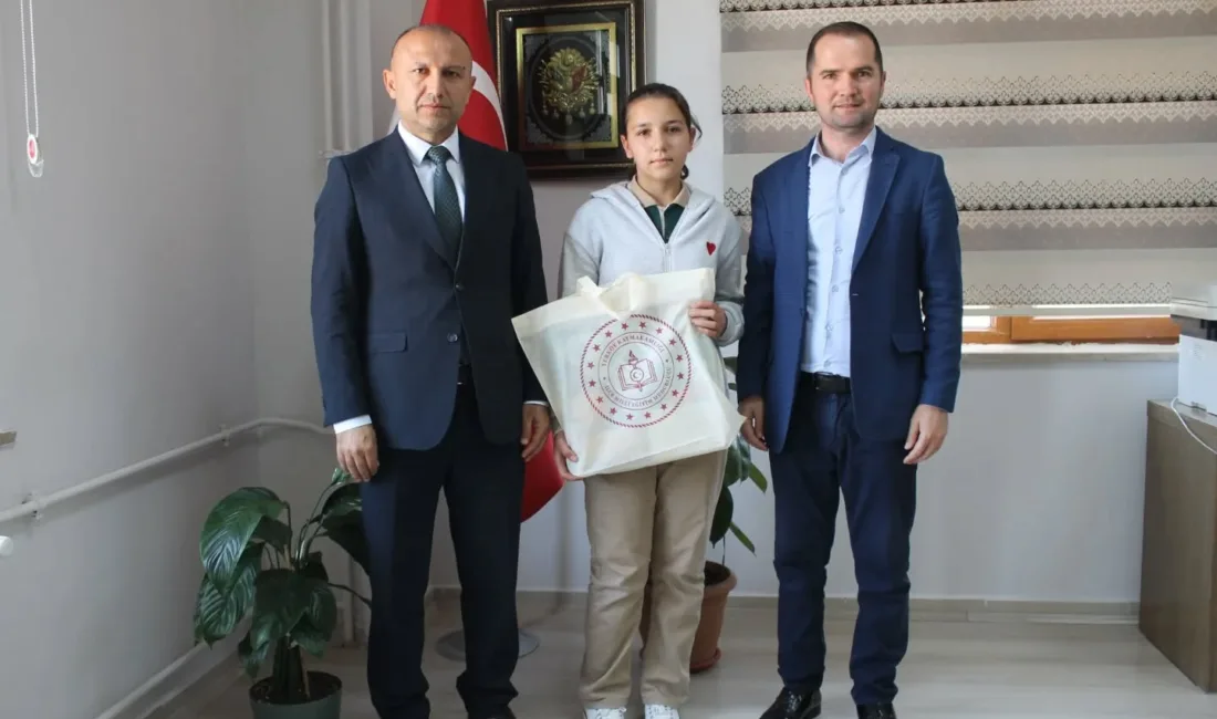 Millî Eğitim Bakanlığı'nın "Dilimizin Zenginlikleri Projesi" kapsamında düzenlenen şiir yarışmasında
