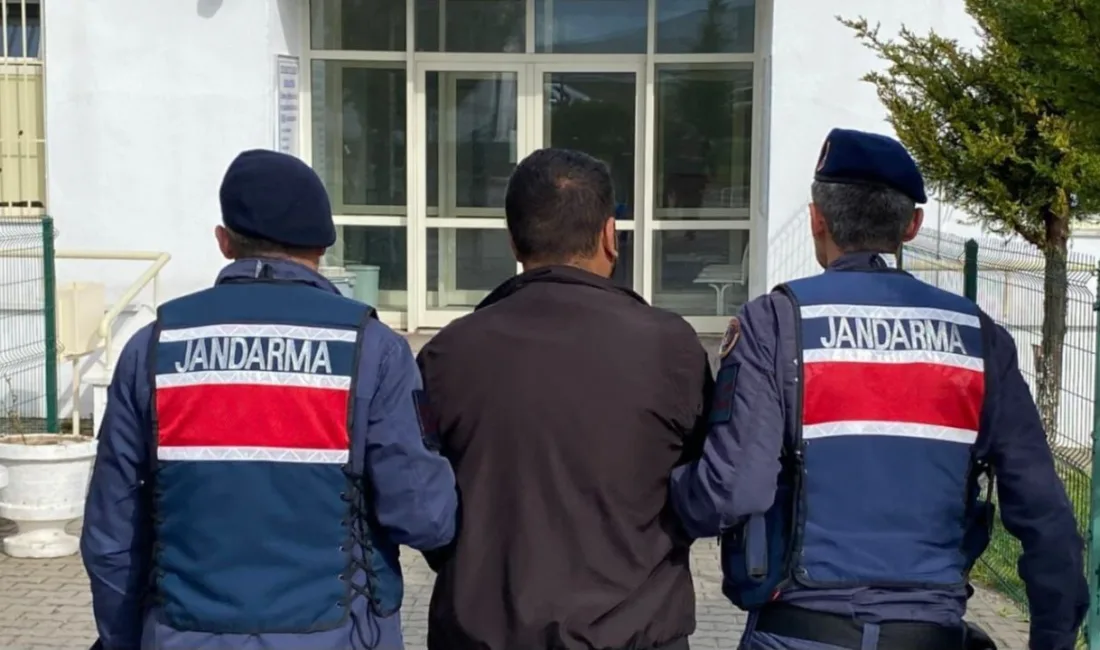 Yozgat İl Jandarma Komutanlığı ekipleri, çeşitli suçlardan aranan 4 şahsı