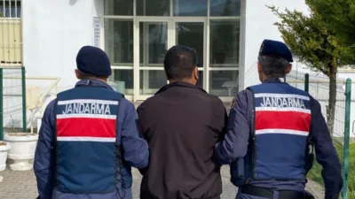 Yozgat İl Jandarma Komutanlığı ekipleri, çeşitli suçlardan aranan 4 şahsı