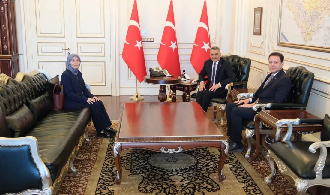 Yozgat'ta görev sürelerini tamamlayan Saraykent Kaymakamı Mete Öztürk ile Çayıralan