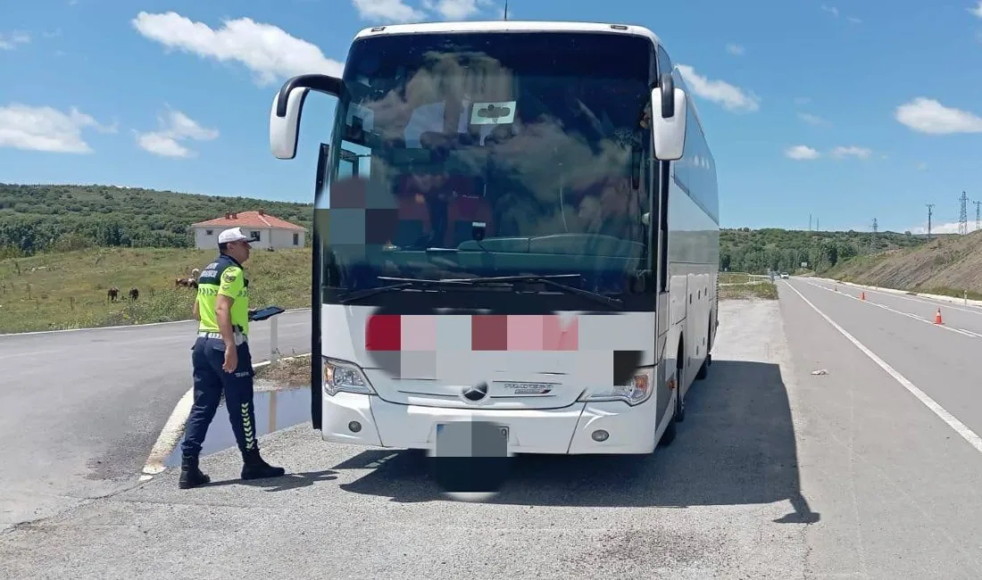 Yozgat İl Jandarma Komutanlığı, yolcu otobüsüne yönelik trafik denetimi gerçekleştirdi