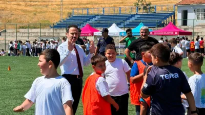 Çiçekdağı Kaymakamı Durdu Yavuz Öğüt, belediye tarafından düzenlenen yaz kursları