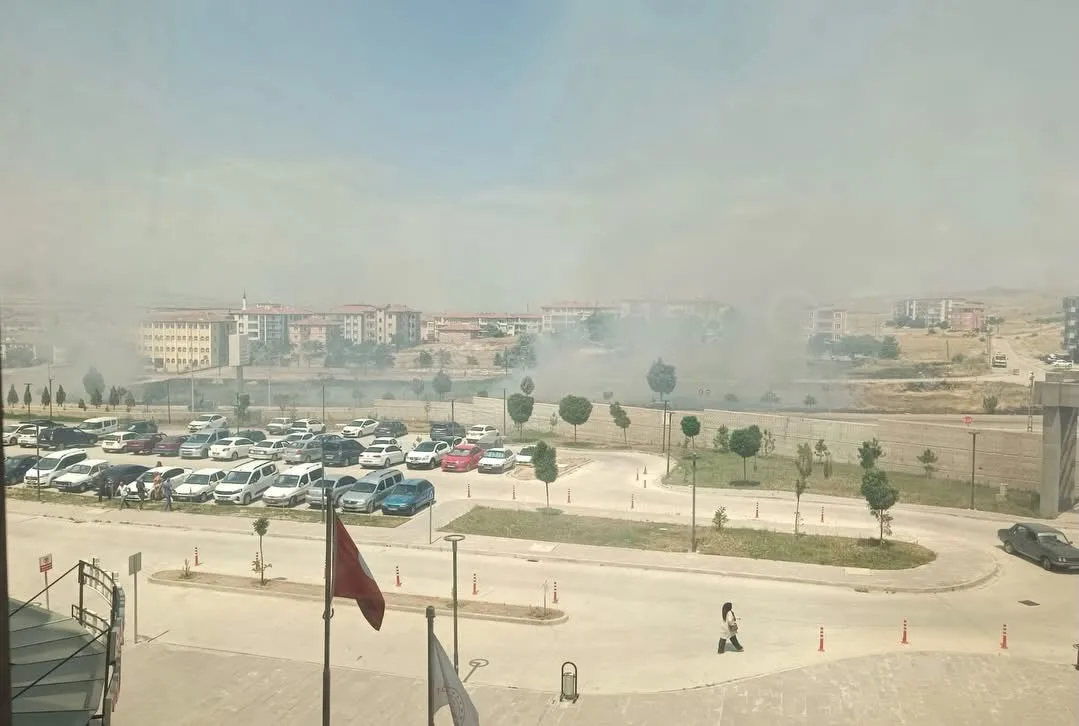 Yerköy Devlet Hastanesi Karşısında Yangın Çıktı