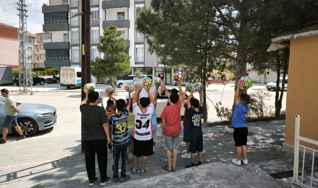Yaz Kur’an Kursu'nda eğitim gören öğrenciler, hayırsever bir vatandaşın desteğiyle
