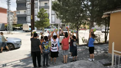 Yaz Kur’an Kursu'nda eğitim gören öğrenciler, hayırsever bir vatandaşın desteğiyle