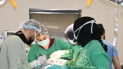 Yozgat Şehir Hastanesi'nde gerçekleştirilen başarılı ameliyatla, 78 yaşındaki hastanın çene