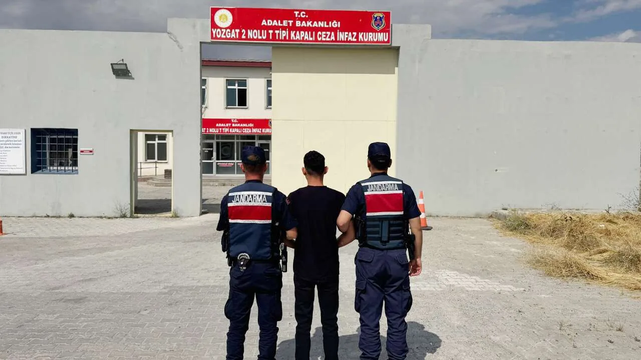 Jandarma, 6 Yıl Hapis Cezası Olan Hükümlüyü Yakaladı