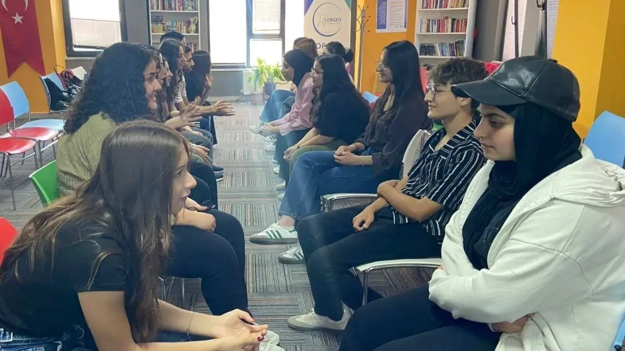 Yozgat'ın Sorgun ilçesinde faaliyet gösteren SORGED, yaz dönemi İngilizce kurslarına