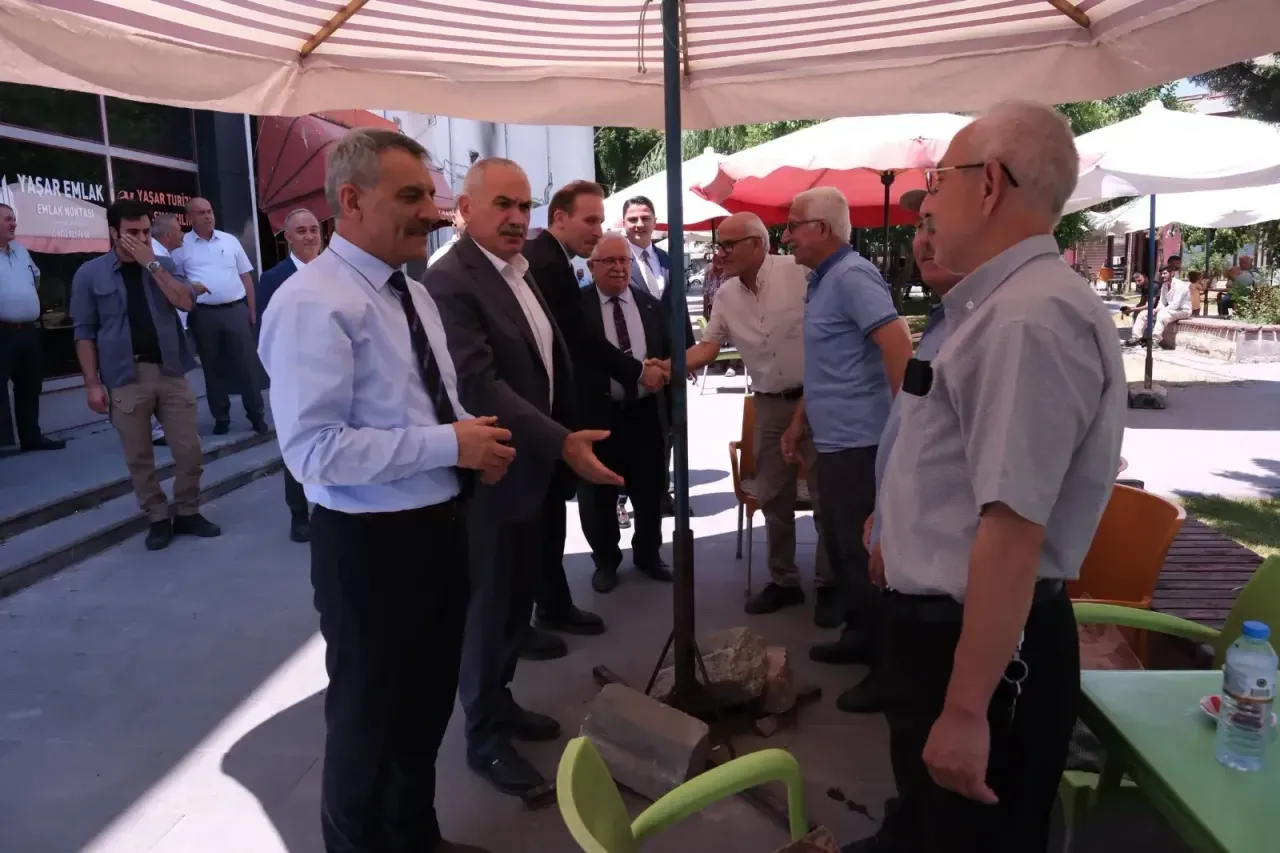 Yozgat Valisi Mehmet Ali Özkan, Boğazlıyan ilçesinde vatandaşların taleplerini dinleyerek