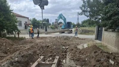 Yerköy ilçemiz belediye ekipleri, altyapı çalışmalarını sürdürüyor.