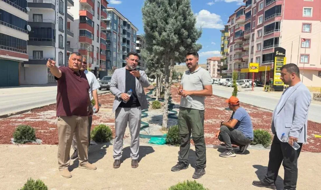 Yozgat'ın Yerköy ilçesinde çevre ve peyzaj düzenlemeleri sürüyor.
